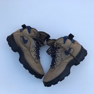 Vintage 80s 90s Nike ACG Hiking Boots